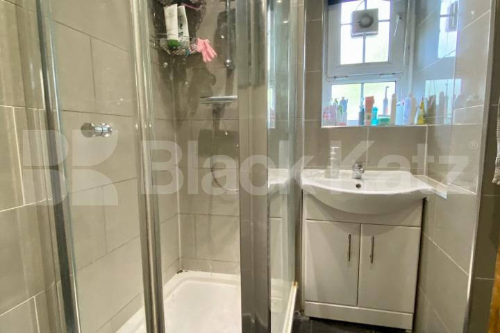 Superbly located  Harper Road , Borough